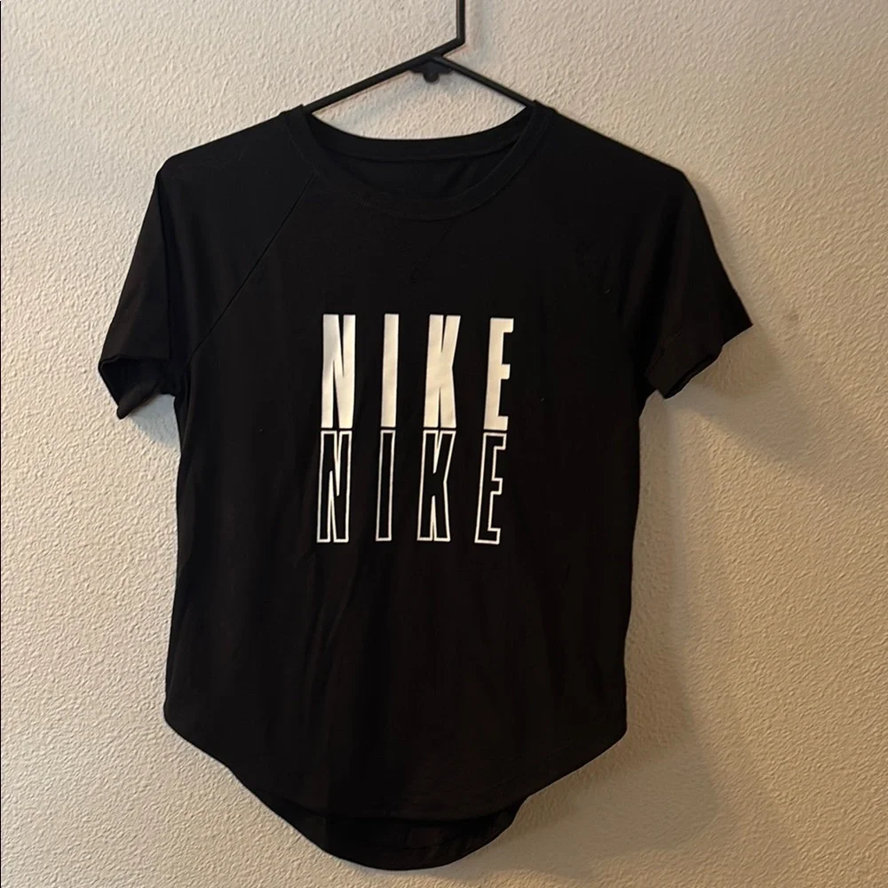 Nike Black T-Shirt with White Logo size large